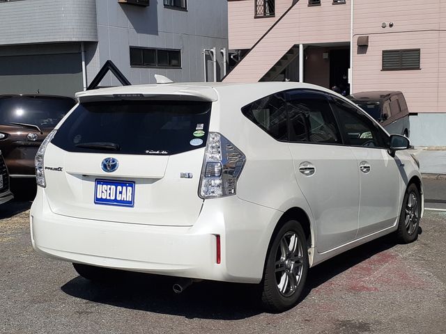 Toyota PRIUS ALPHA 2014-01 9689-2