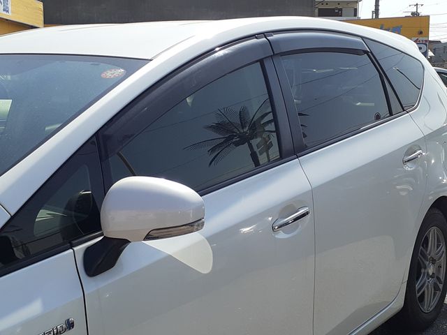 Toyota PRIUS ALPHA 2014-01 9689-6