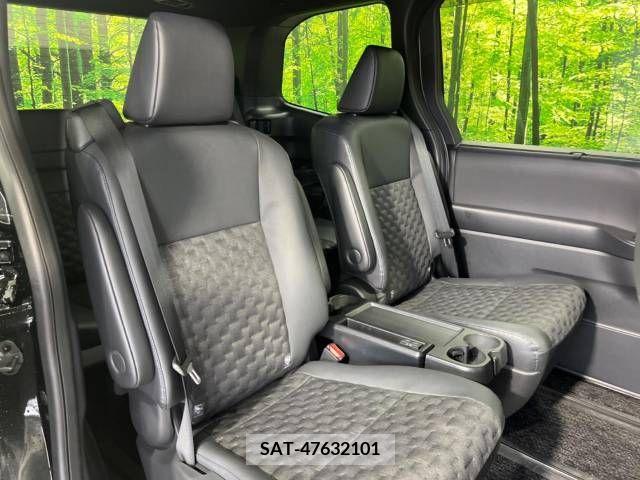 Toyota VOXY 2023-01 238290-9