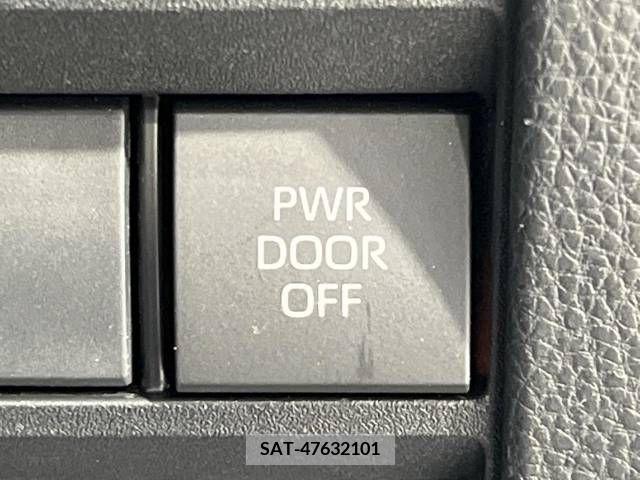 Toyota VOXY 2023-01 238290-4