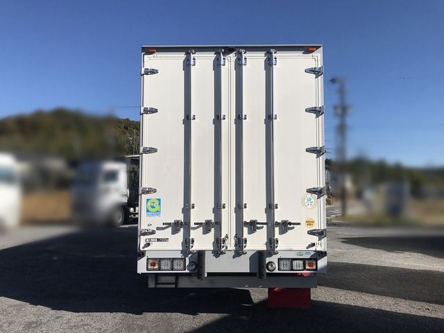 Isuzu GIGA 2016-02 186338-1