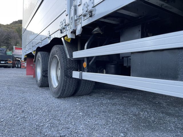 Isuzu GIGA 2016-02 186338-17