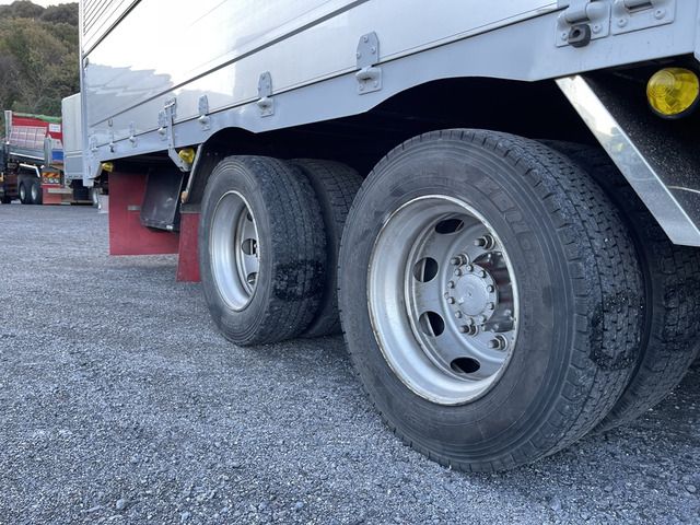 Isuzu GIGA 2016-02 186338-19