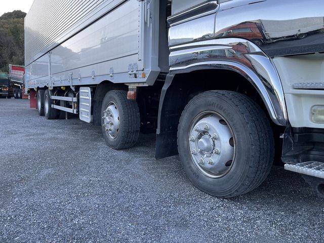 Isuzu GIGA 2016-02 186338-12