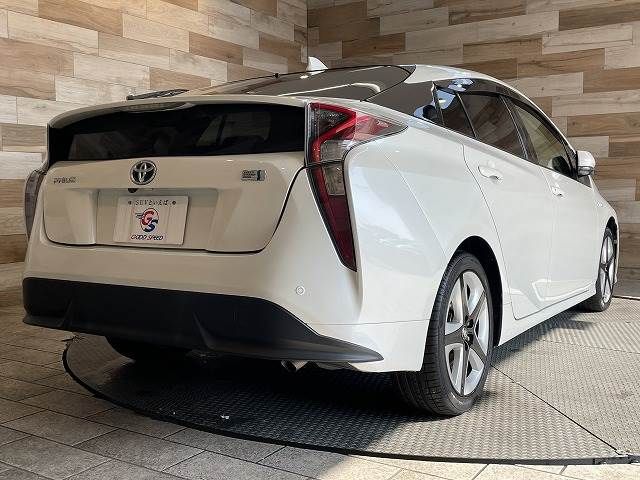 Toyota PRIUS 2016-07 26946-16
