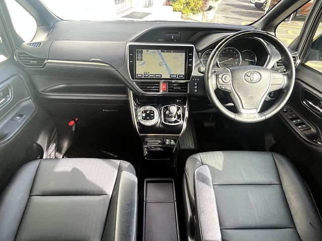 Toyota ESQUIRE 2016-11 194424-1