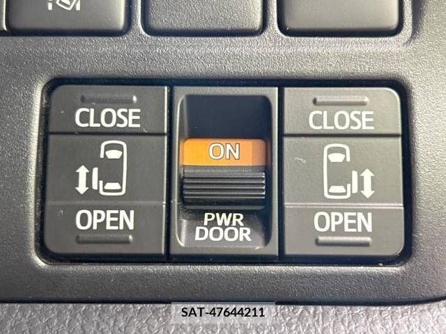 Toyota VOXY HYBRID 2020-03 322880-5