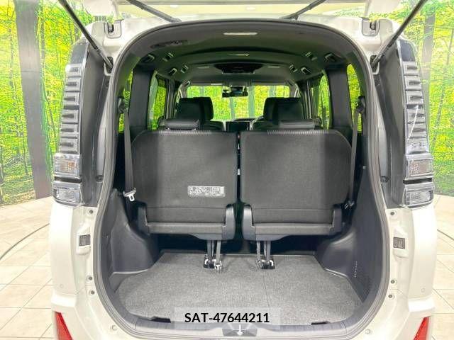 Toyota VOXY HYBRID 2020-03 322880-11