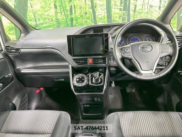 Toyota VOXY HYBRID 2020-03 322880-1