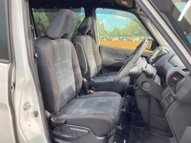 Nissan SERENA 2019-01 194335-8