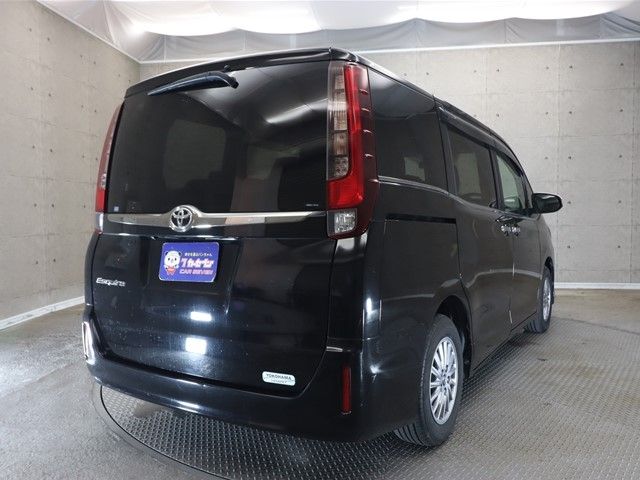 Toyota ESQUIRE 2016-11 195664-1
