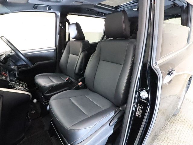 Toyota ESQUIRE 2016-11 195664-5