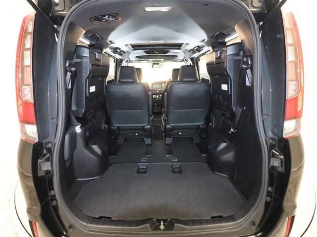 Toyota ESQUIRE 2016-11 195664-8