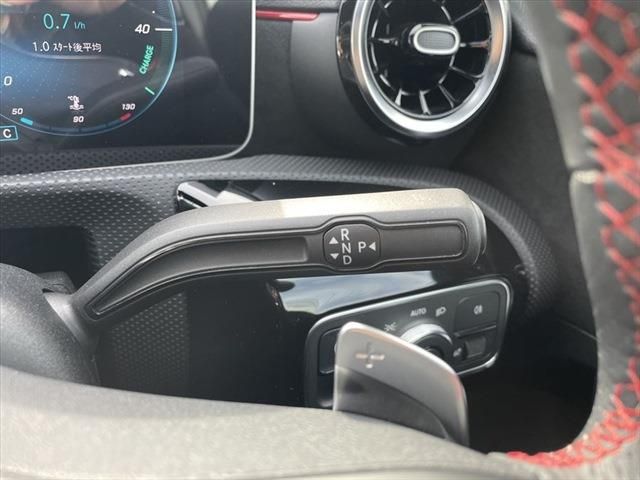 Mercedes Benz A-CLASS 2019-06 27835-23