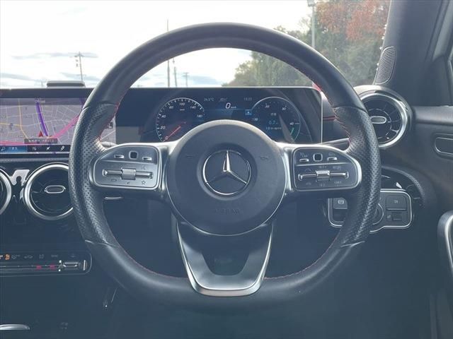 Mercedes Benz A-CLASS 2019-06 27835-22