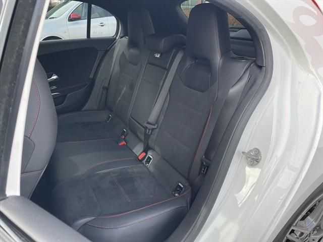 Mercedes Benz A-CLASS 2019-06 27835-20