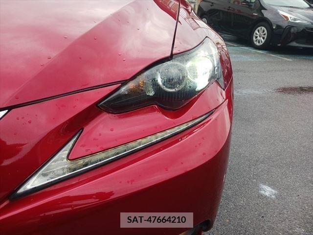 Lexus IS 2013-11 334284-10