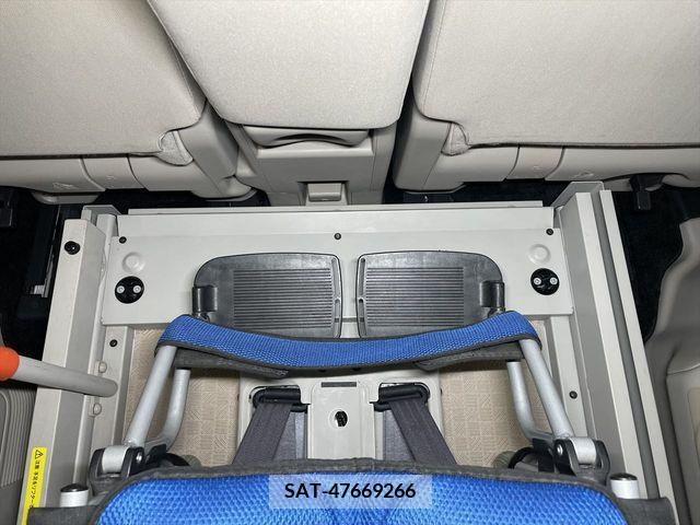 Nissan SERENA 2018-02 284093-9