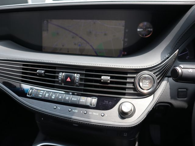 Lexus LS 2018-04 3424-13