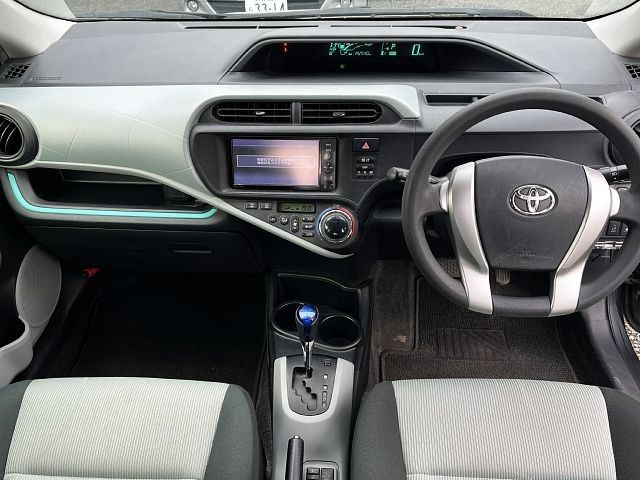 Toyota AQUA 2012-03 3181-1