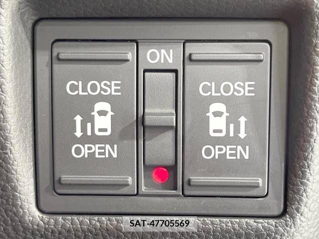 Honda N BOX CUSTOM 2022-10 279191-3