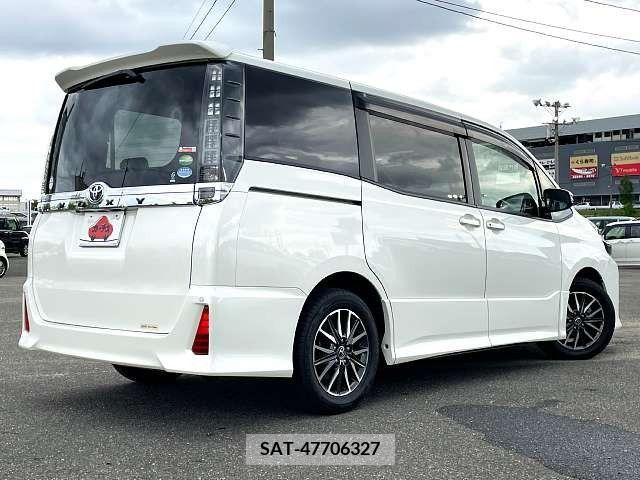 Toyota VOXY 2014-10 331310-2