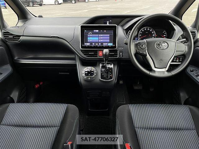 Toyota VOXY 2014-10 331310-1