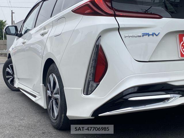 Toyota PRIUS PHV 2017-05 282532-10