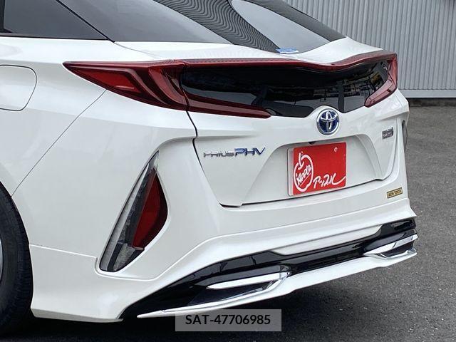 Toyota PRIUS PHV 2017-05 282532-12