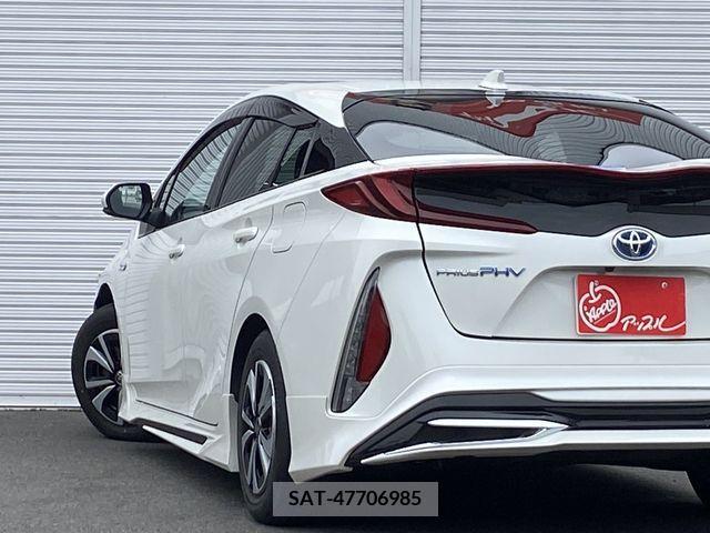 Toyota PRIUS PHV 2017-05 282532-11