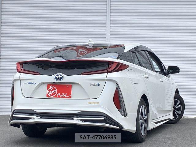 Toyota PRIUS PHV 2017-05 282532-6