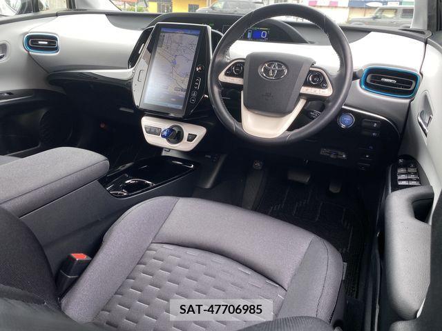 Toyota PRIUS PHV 2017-05 282532-18