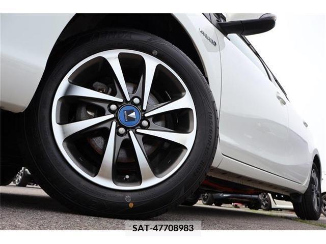 Toyota AQUA 2017-09 245005-3