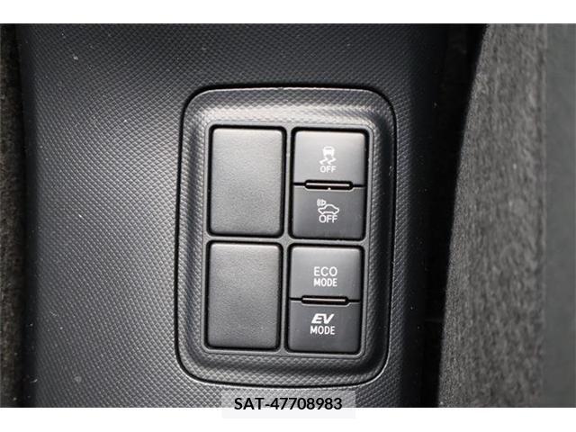 Toyota AQUA 2017-09 245005-12