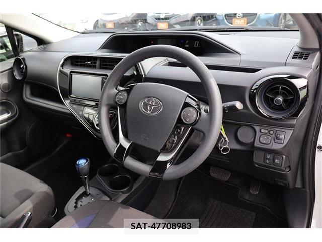 Toyota AQUA 2017-09 245005-7