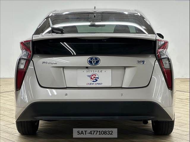 Toyota PRIUS 2016-12 281871-18