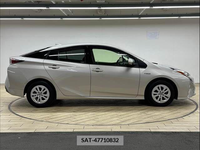 Toyota PRIUS 2016-12 281871-17