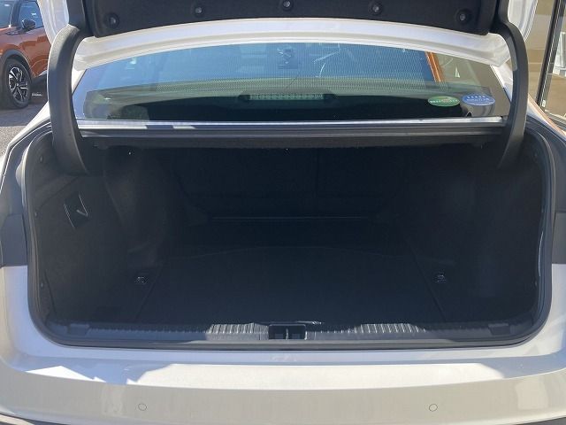 Lexus IS 2020-12 185389-23