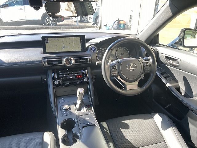 Lexus IS 2020-12 185389-7