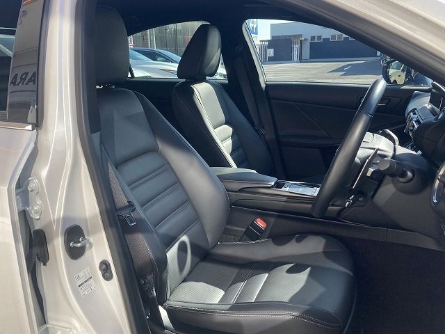 Lexus IS 2020-12 185389-19