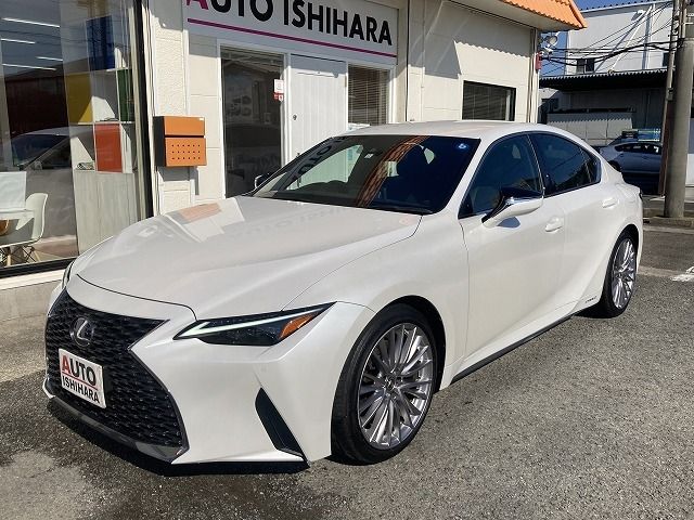 Lexus IS 2020-12 185389-1