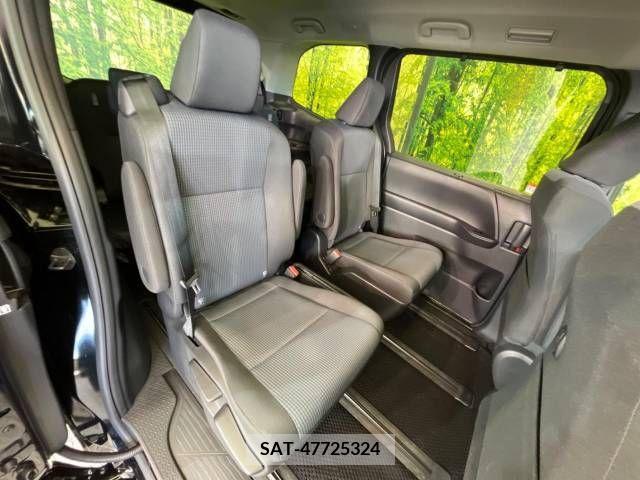Toyota NOAH 2023-04 232872-9