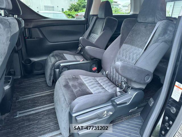 Toyota ALPHARD 2021-01 379759-12