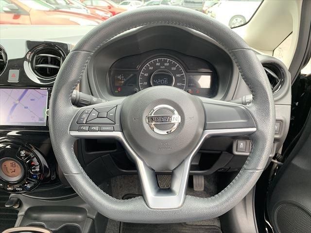 Nissan NOTE 2017-05 11886-24