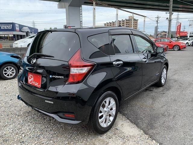 Nissan NOTE 2017-05 11886-4