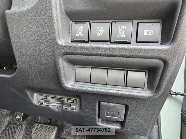 Toyota SIENTA 2022-08 368146-8