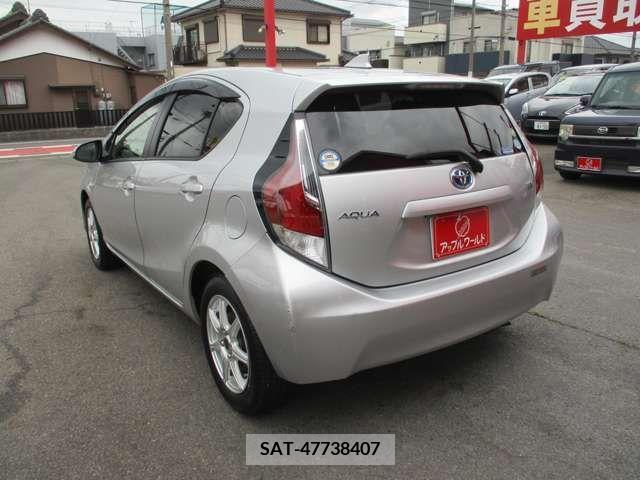 Toyota AQUA 2015-12 260620-7