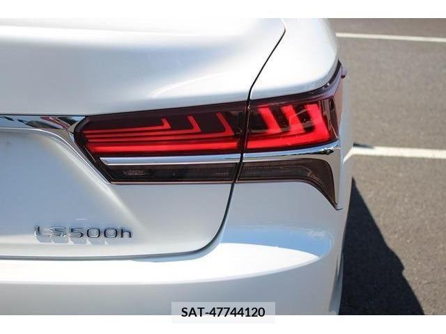 Lexus LS 2017-12 304725-12