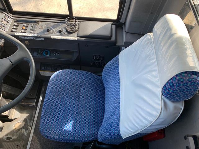 Hino BLUE RIBBON 2004-02 24716-3
