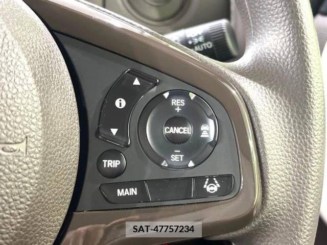 Honda N BOX 2023-03 207944-3